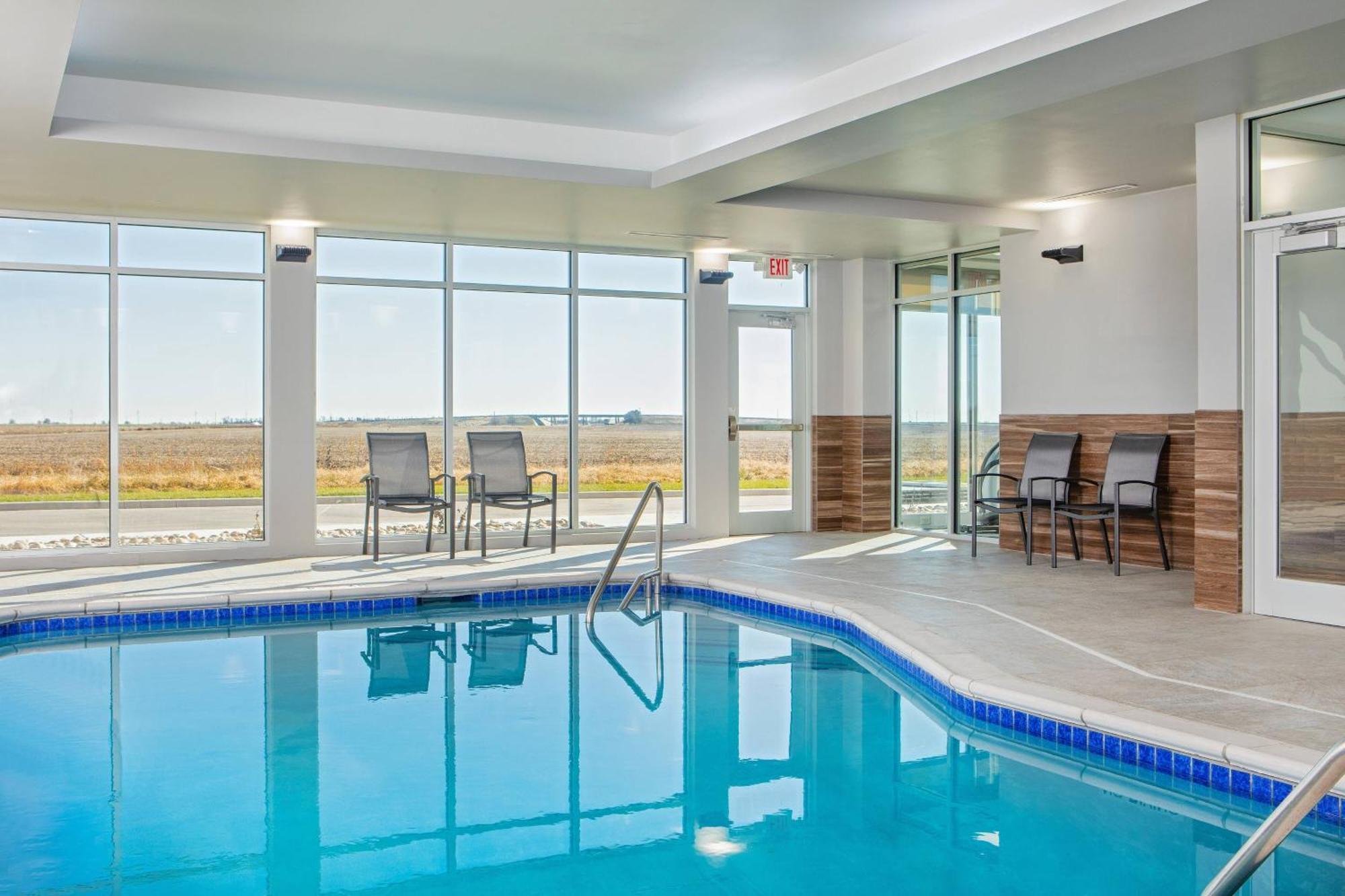 Fairfield Inn & Suites By Marriott Mcpherson Екстер'єр фото