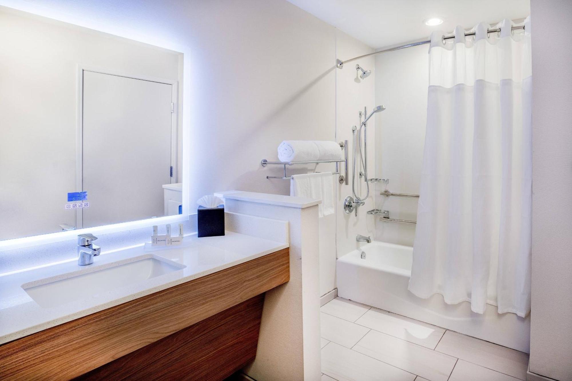 Fairfield Inn & Suites By Marriott Mcpherson Екстер'єр фото